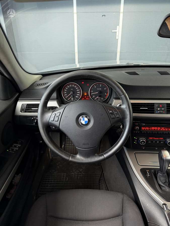 BMW 330 2007 — photo 11