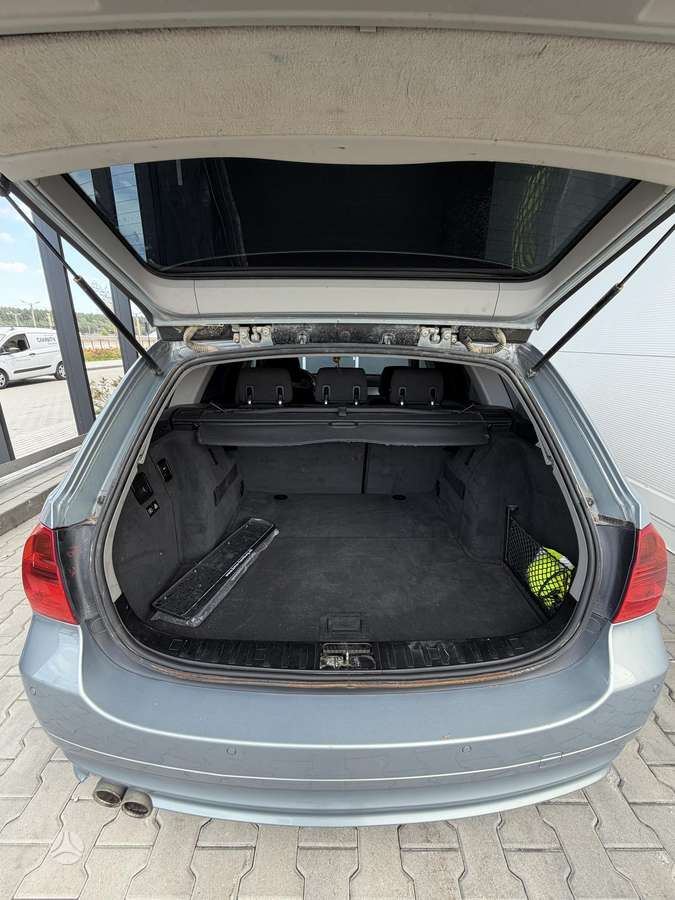 BMW 330 2007 — photo 12