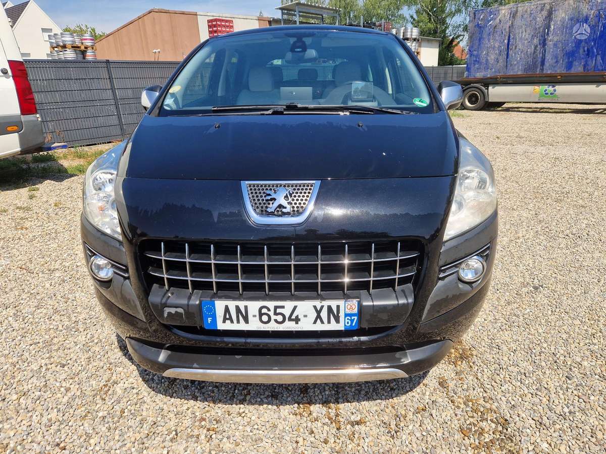 Peugeot 3008 2010 — rear view
