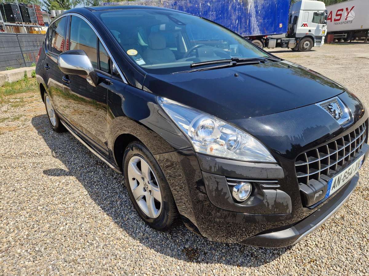 Peugeot 3008 2010 — interior