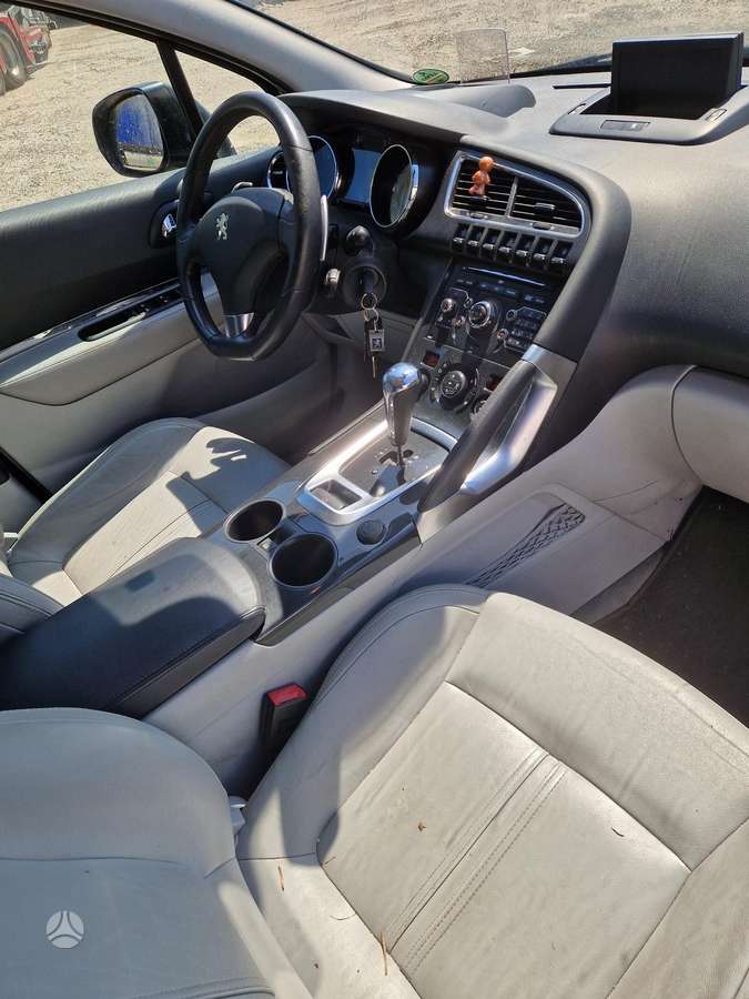 Peugeot 3008 2010 — photo 9