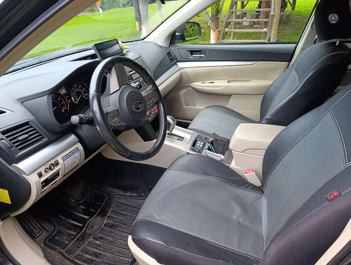 Subaru Outback 2011 — photo 10