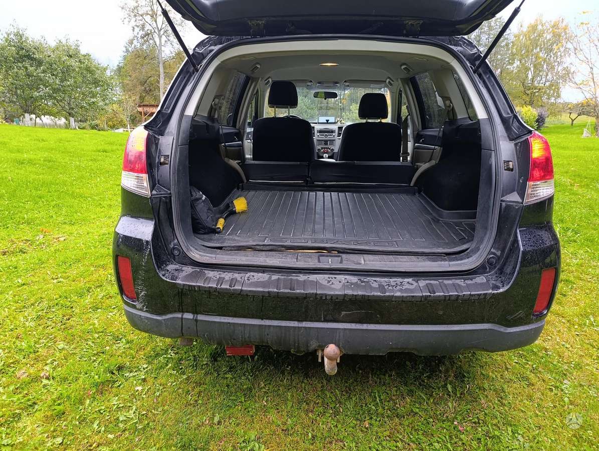 Subaru Outback 2011 — photo 11