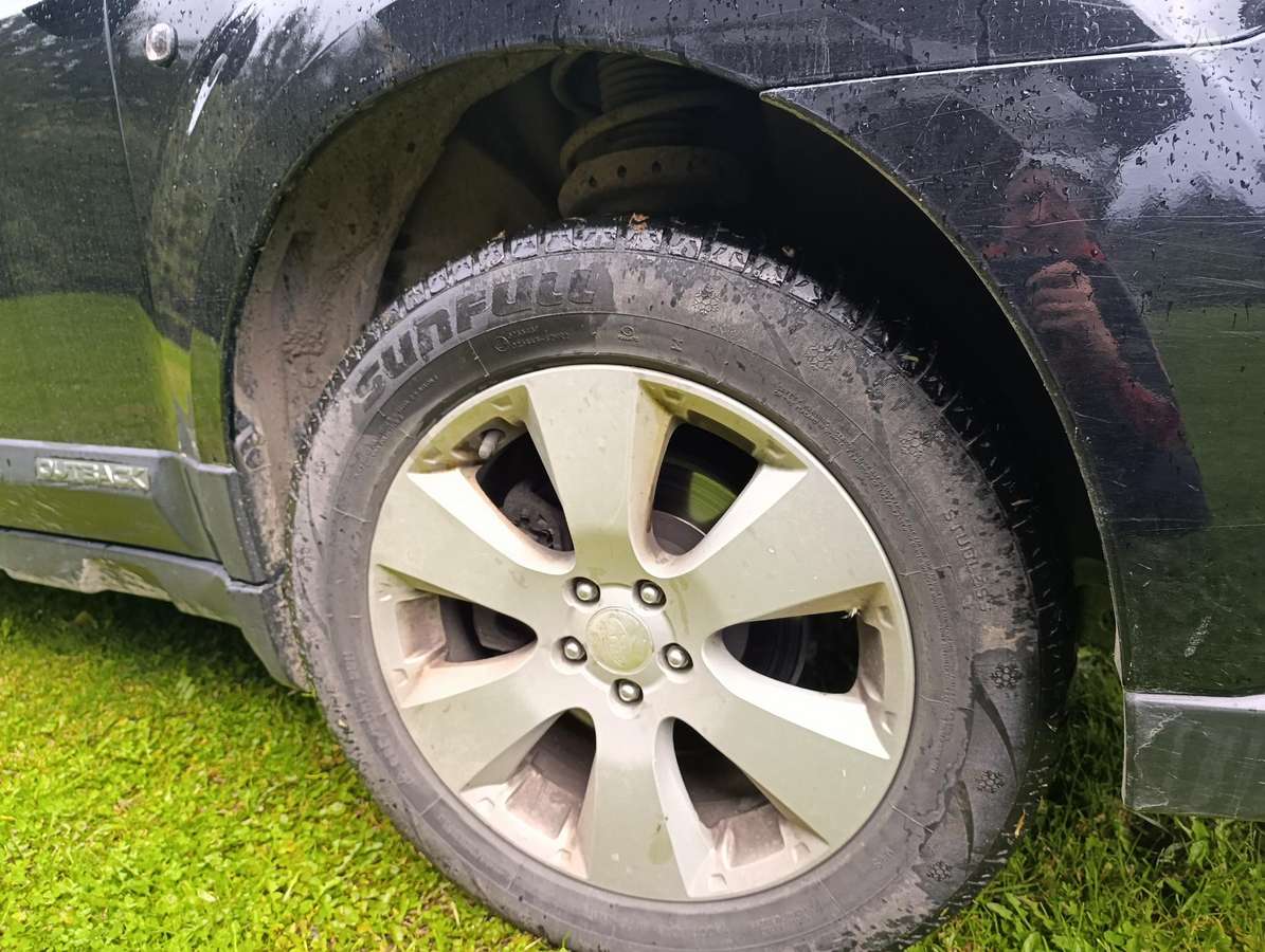 Subaru Outback 2011 — photo 22