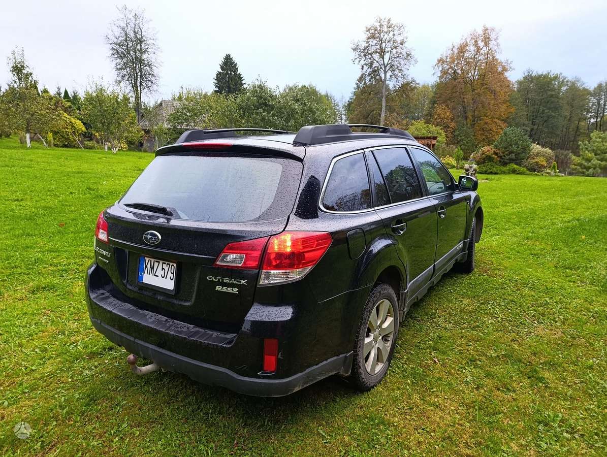 Subaru Outback 2011 — photo 7