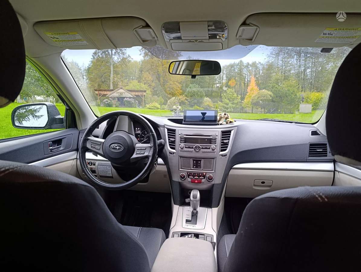 Subaru Outback 2011 — photo 8
