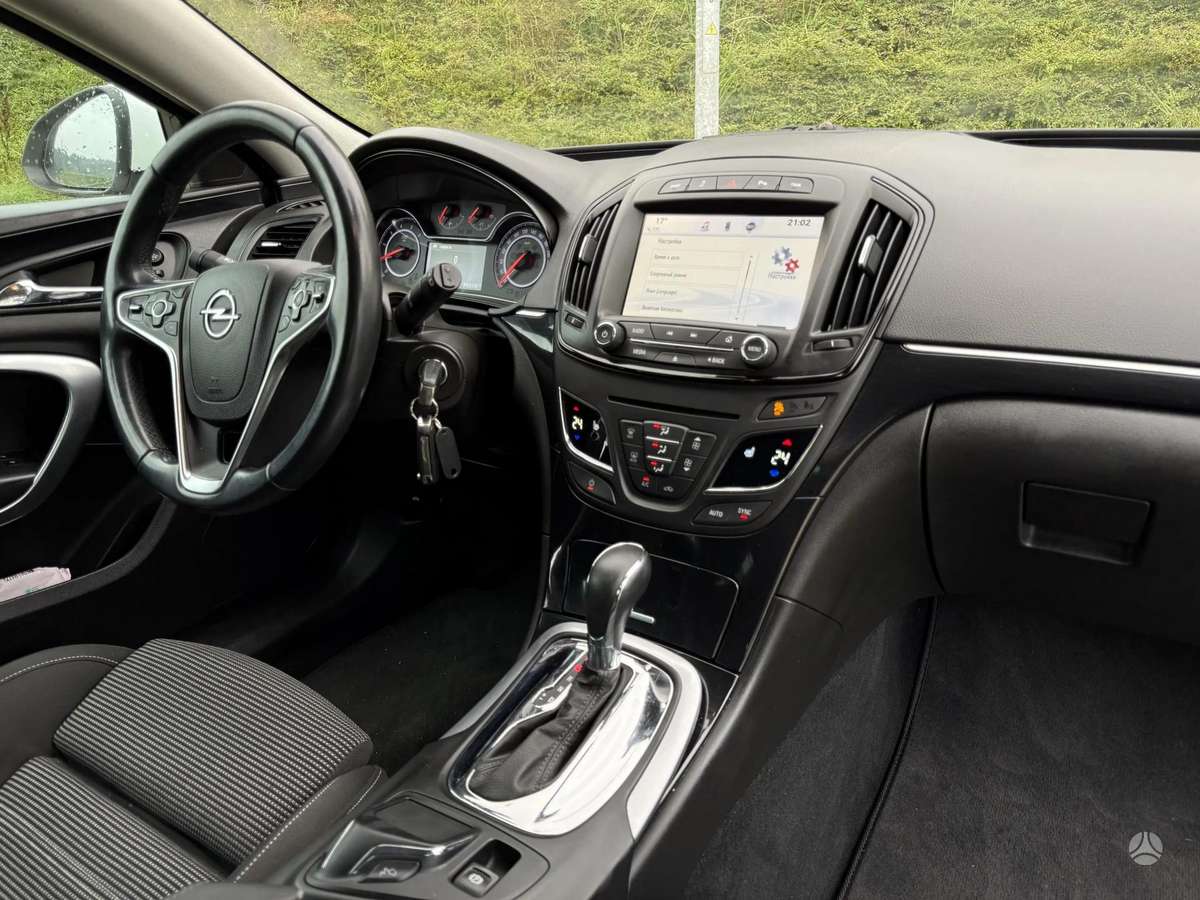 Opel Insignia 2014 — photo 11