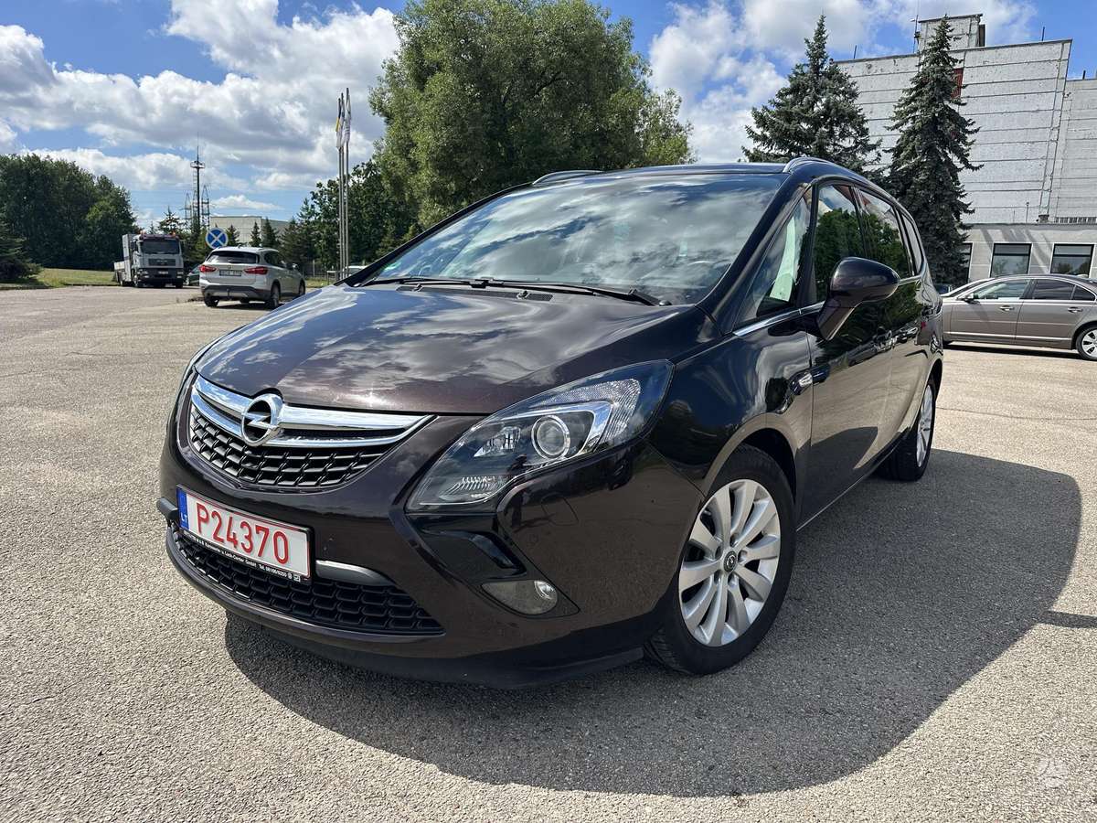 Opel Zafira 2015 — photo 6