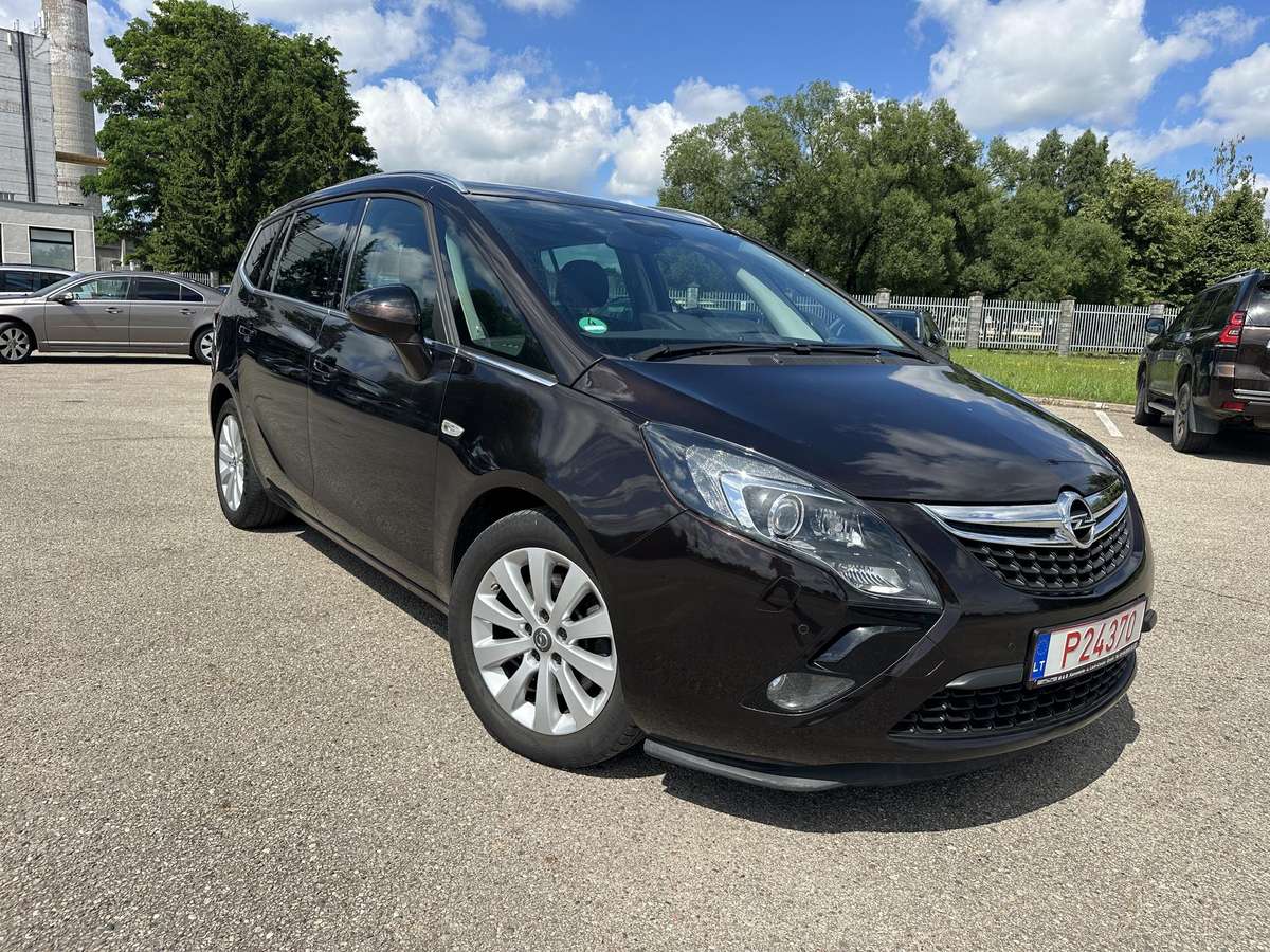 Opel Zafira 2015 — photo 7