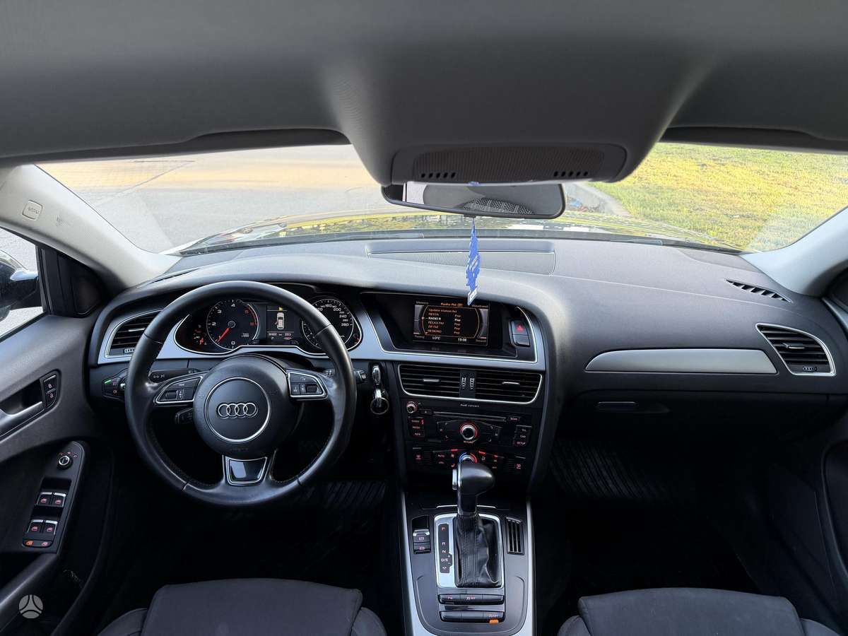 Audi A4 2013 — photo 7