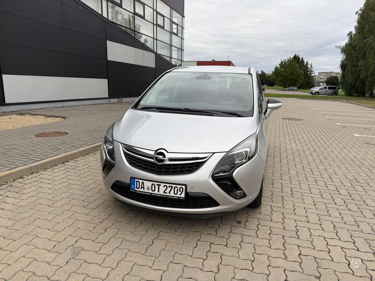 Opel Zafira 2015 — фото 10