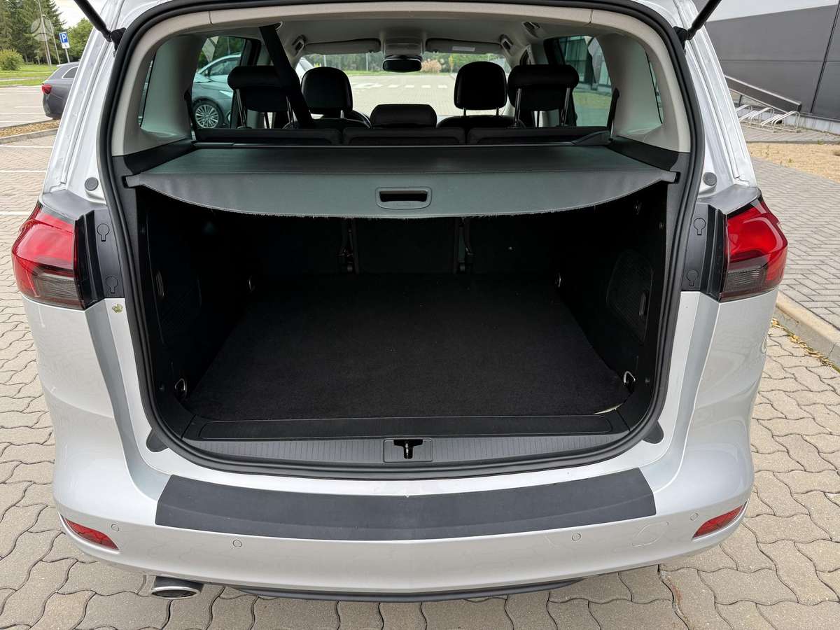 Opel Zafira 2015 — фото 14