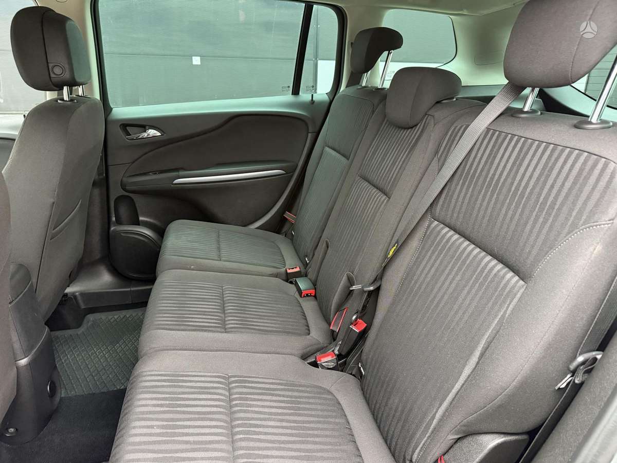 Opel Zafira 2015 — фото 17