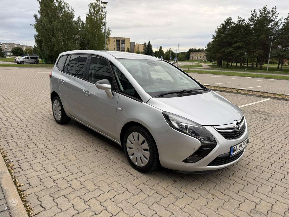 Opel Zafira 2015 — фото 6