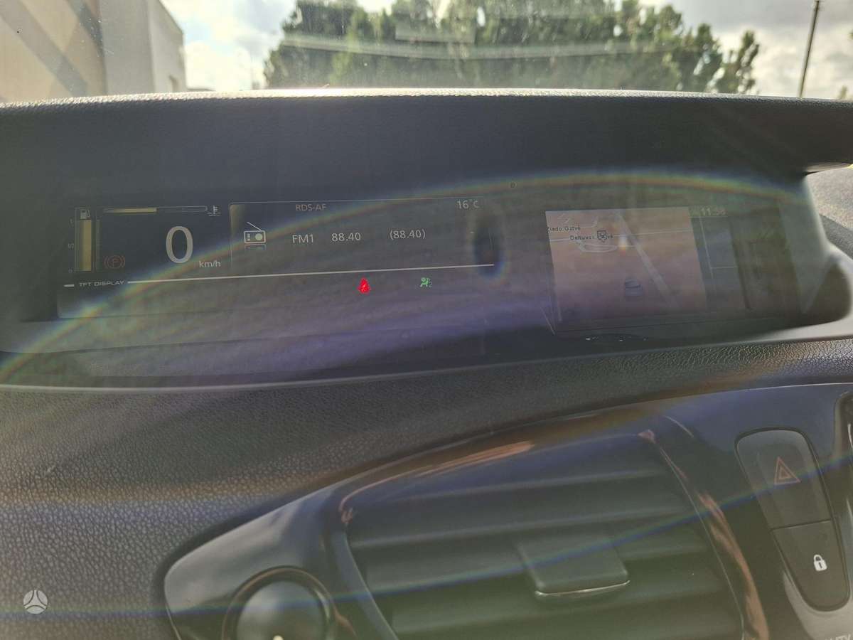 Renault Grand 2012 — photo 14