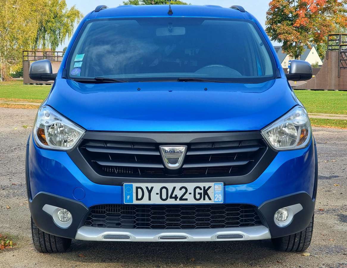 Dacia Lodgy 2015 — rear view