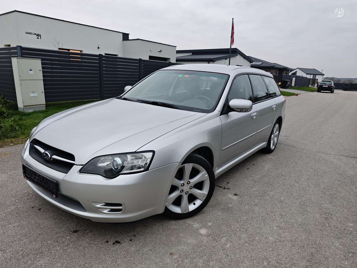 Subaru Legacy 2005 — interior