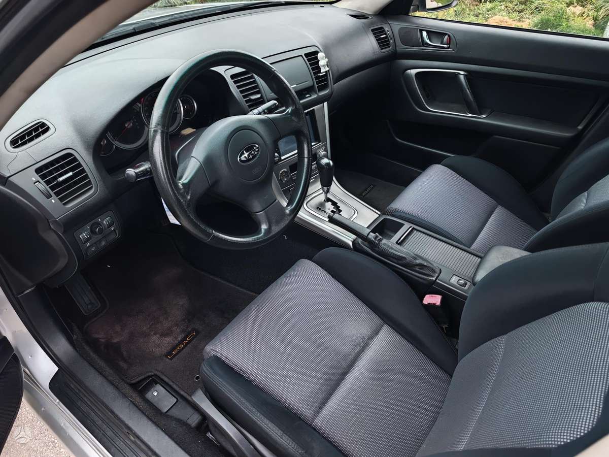 Subaru Legacy 2005 — photo 8