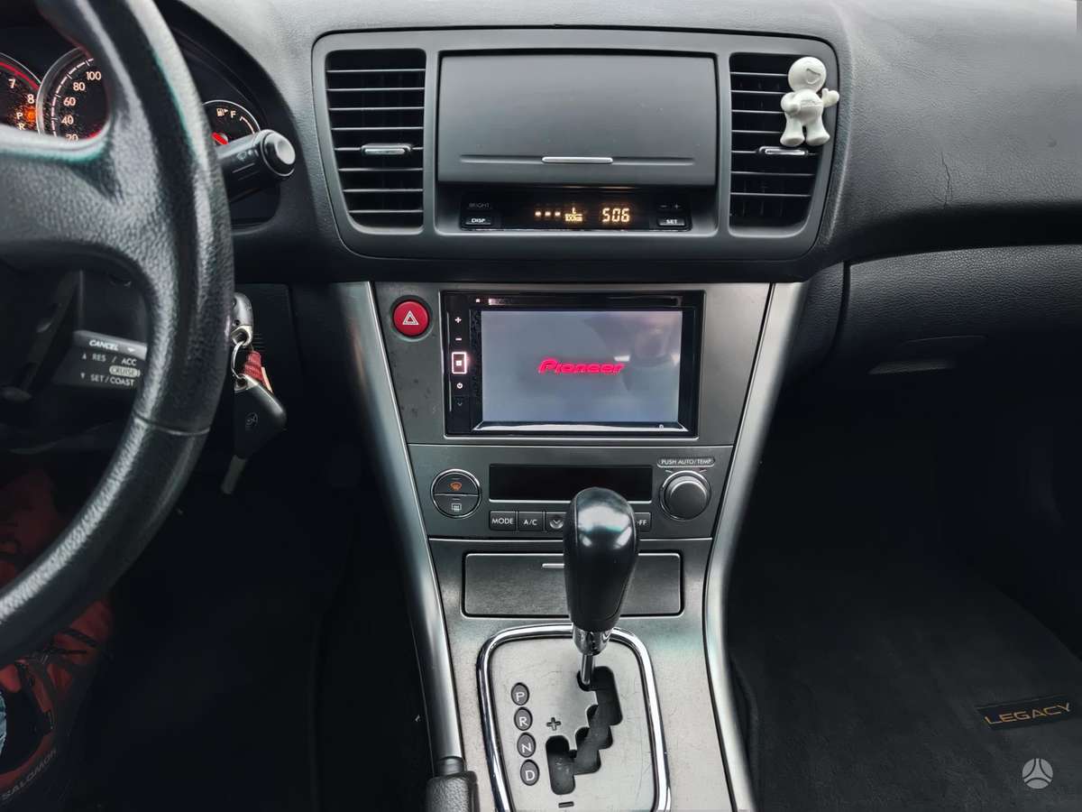 Subaru Legacy 2005 — photo 9