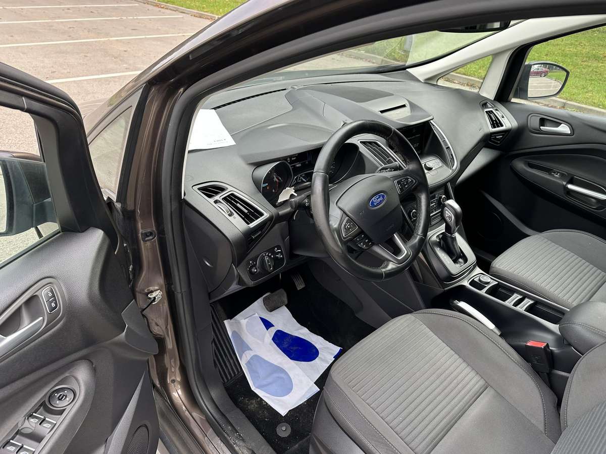 Ford Grand 2015 — photo 7