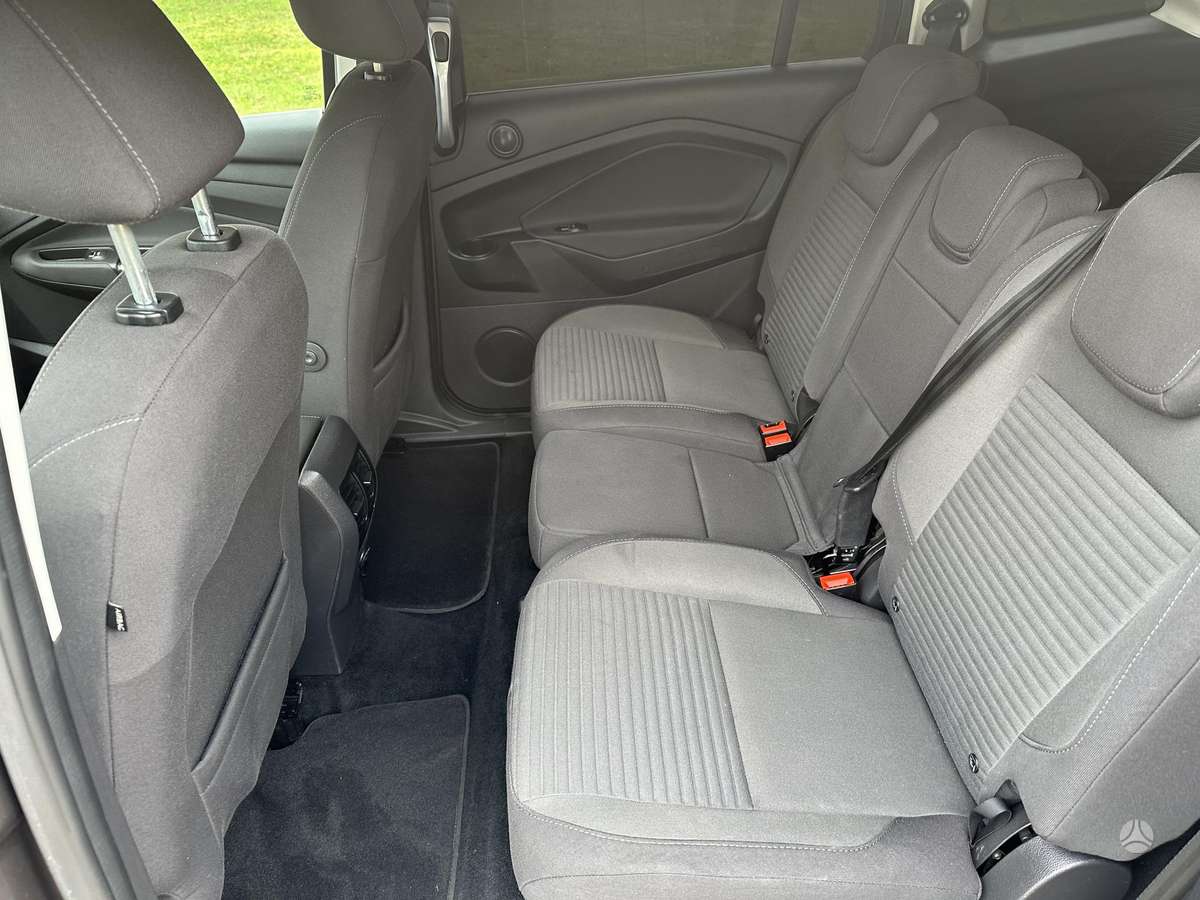 Ford Grand 2015 — photo 8