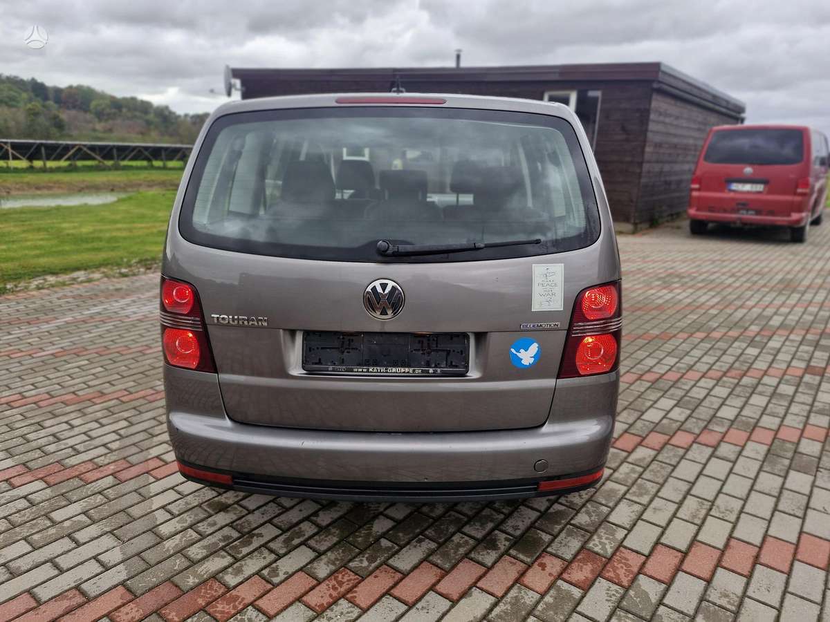 Volkswagen Touran 2009 — engine 1896 cm³, 105 HP (77kW)