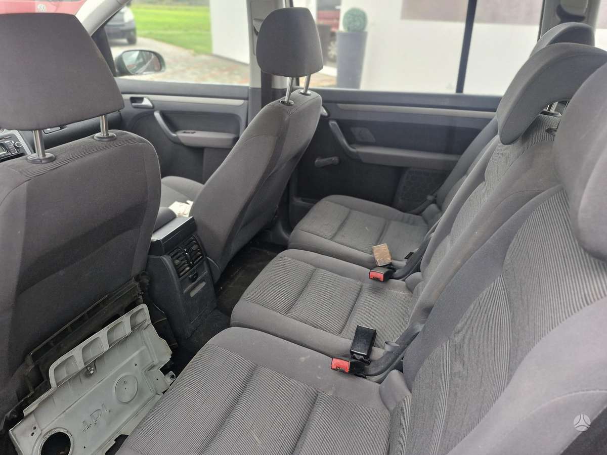Volkswagen Touran 2009 — photo 6
