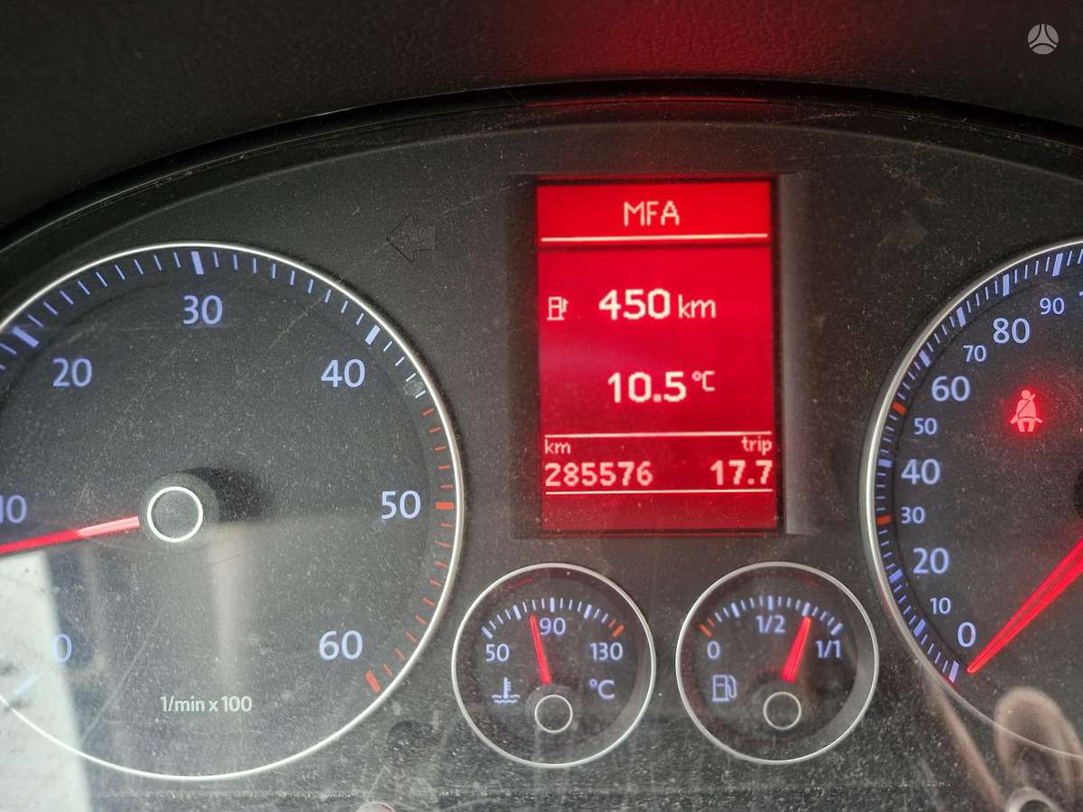 Volkswagen Touran 2009 — photo 8