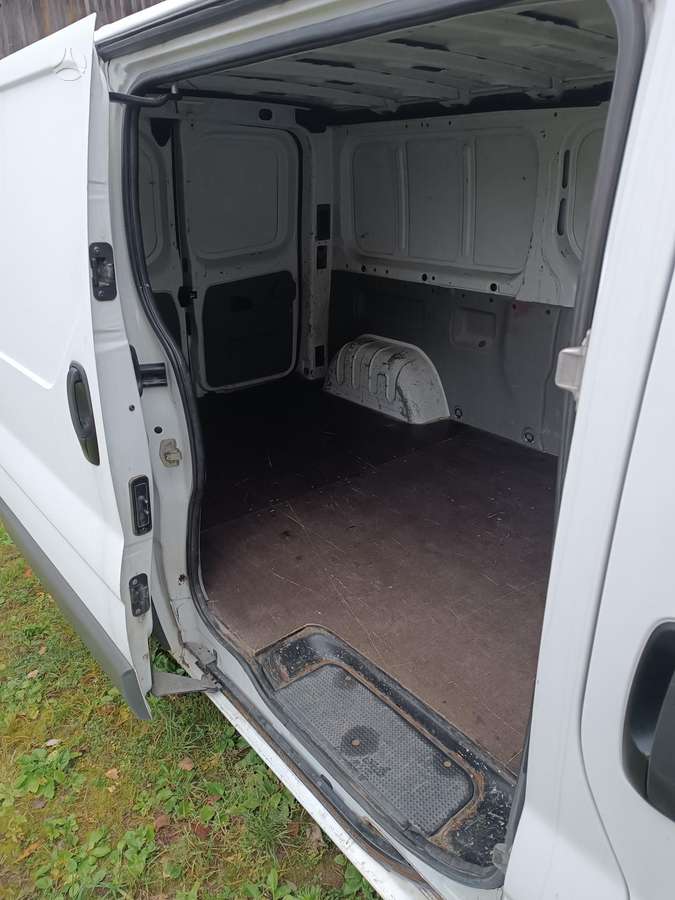 Renault Trafic 2011 — фото 6
