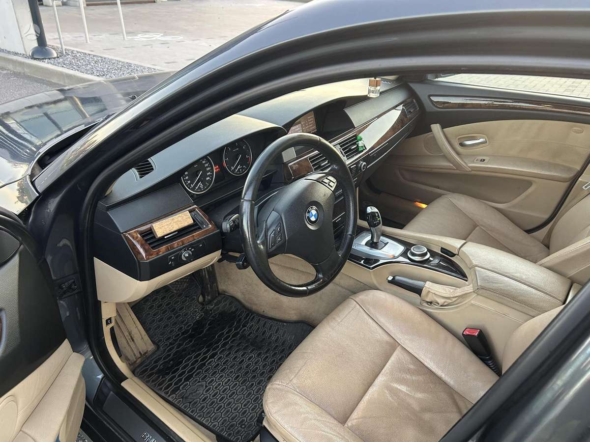 BMW 530 2008 — photo 14
