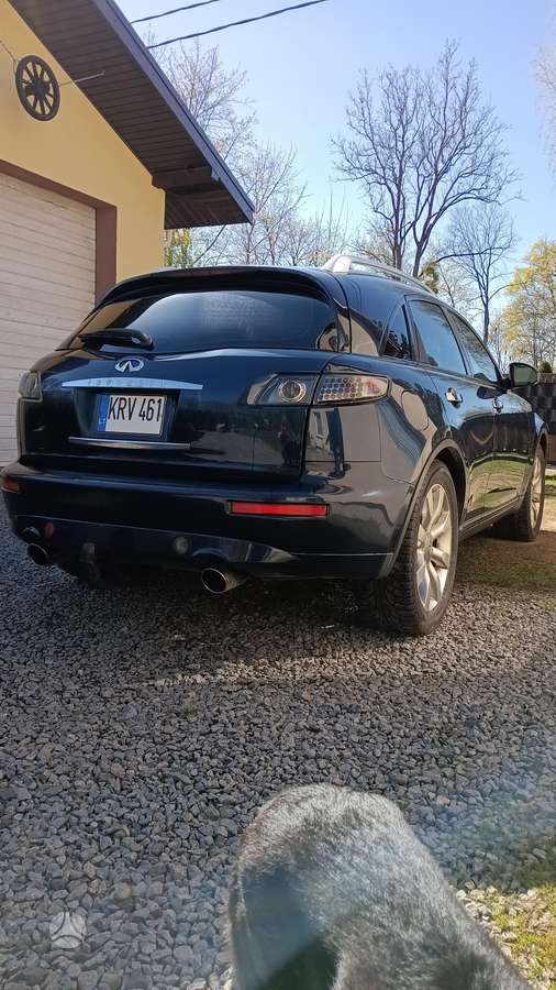 Infiniti FX35 2005 — двигун 3498 cm³, 284 HP (209kW)