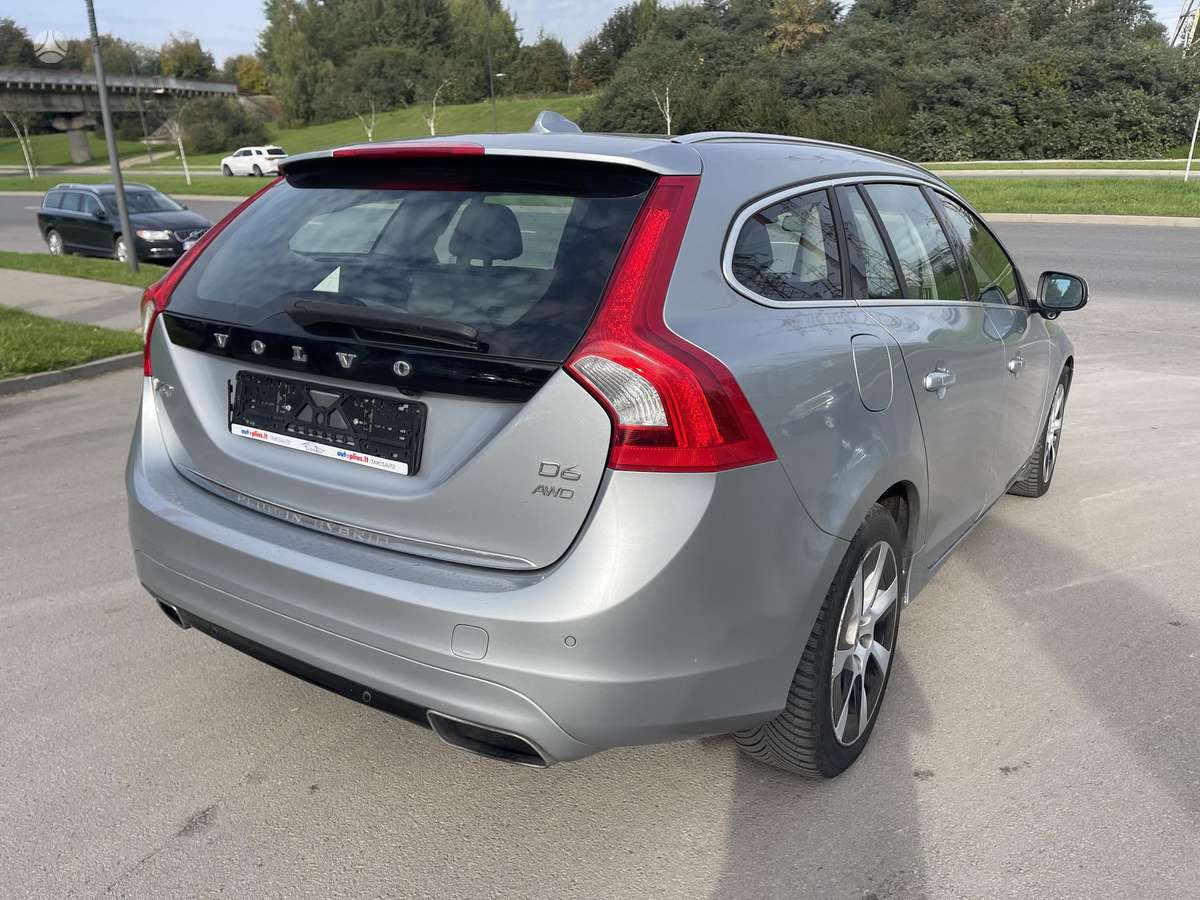 Volvo V60 2013 — photo 10