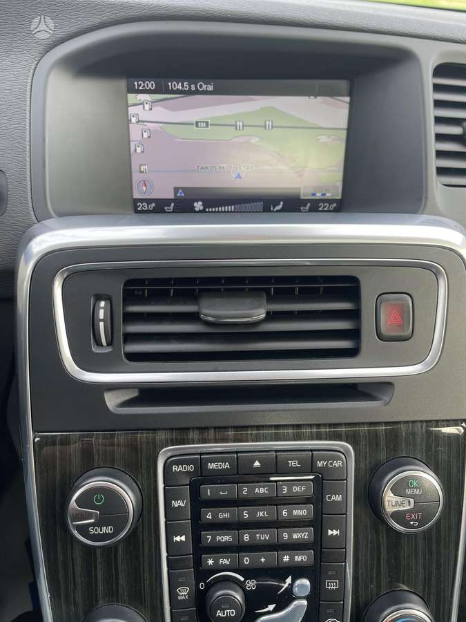 Volvo V60 2013 — photo 19
