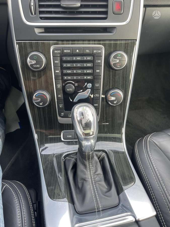 Volvo V60 2013 — photo 20