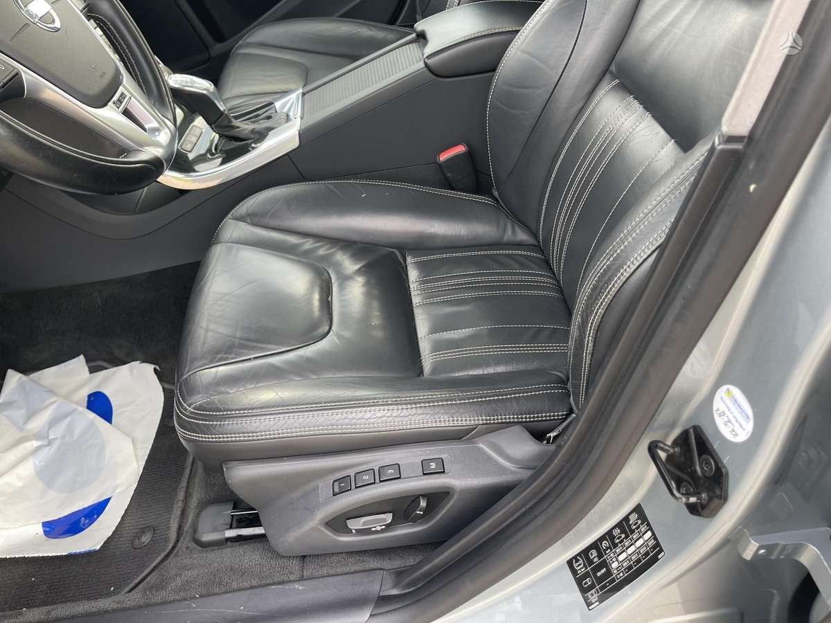 Volvo V60 2013 — photo 22