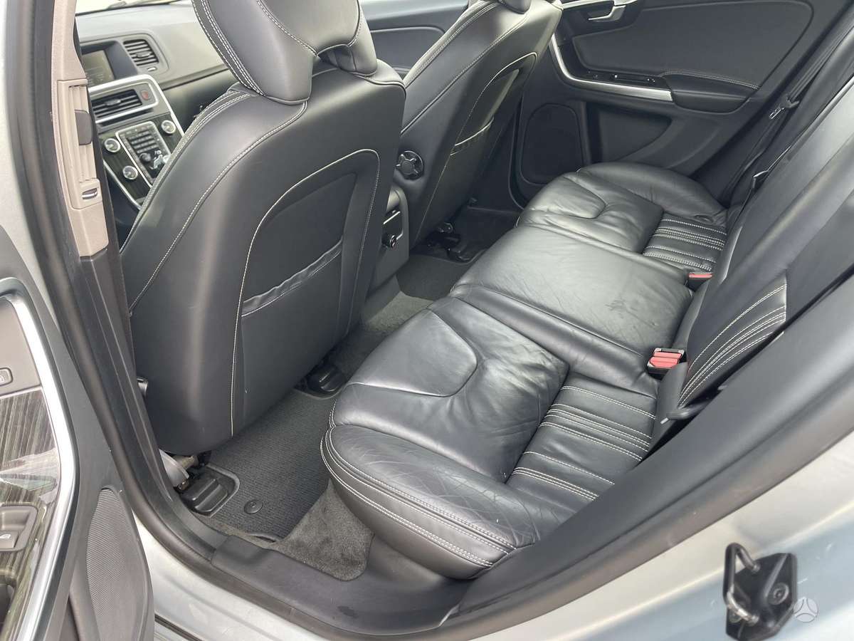 Volvo V60 2013 — photo 23