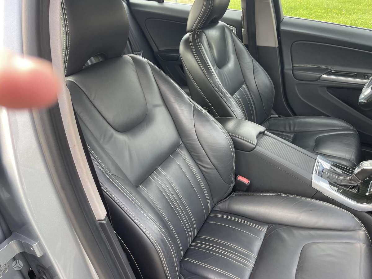 Volvo V60 2013 — photo 27