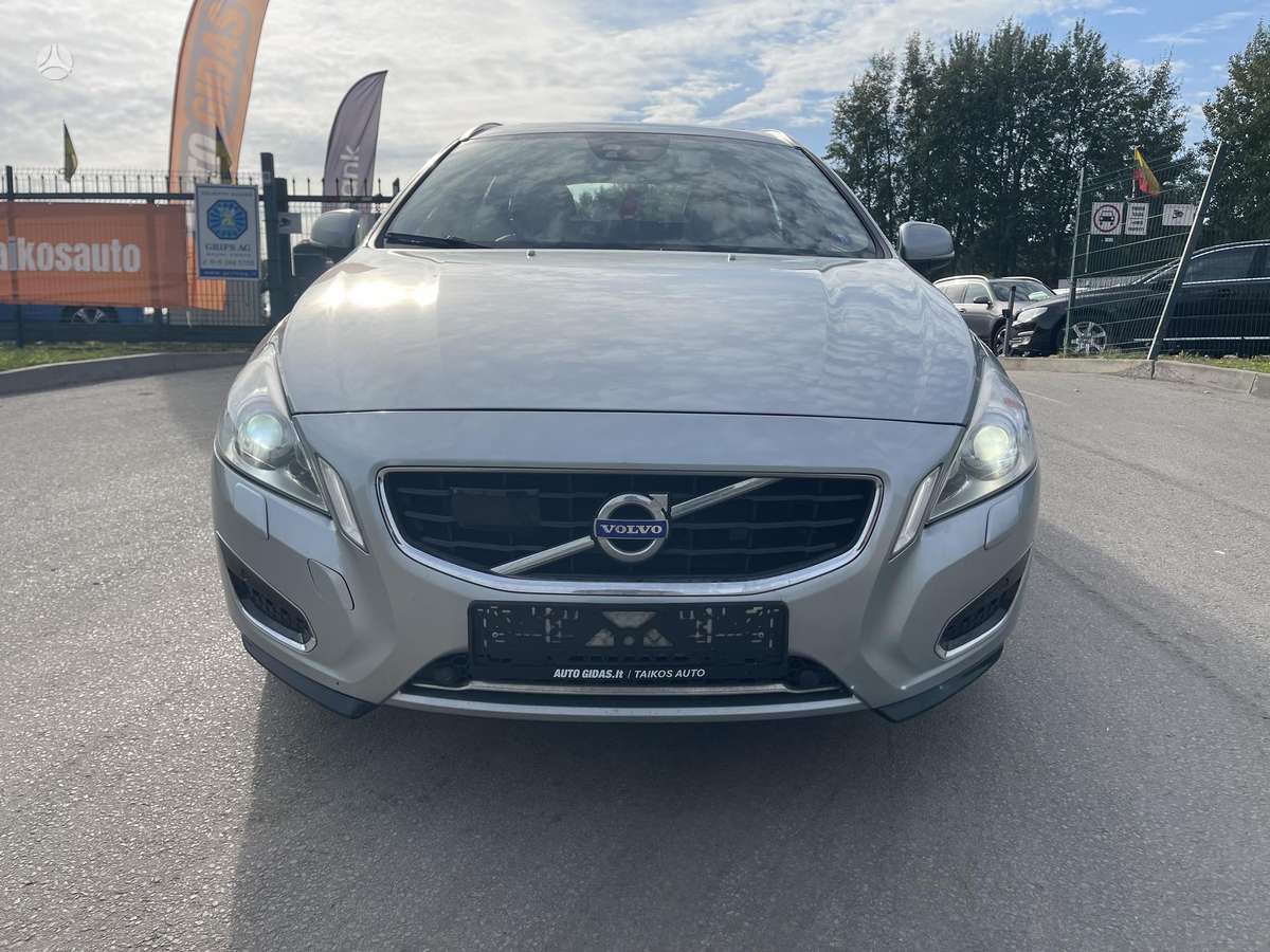 Volvo V60 2013 — engine 2400 cm³, 280 HP (206kW)