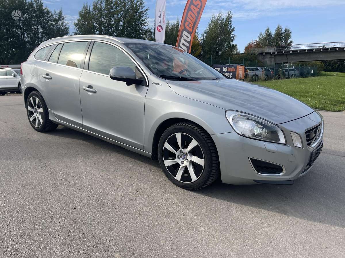 Volvo V60 2013 — photo 6