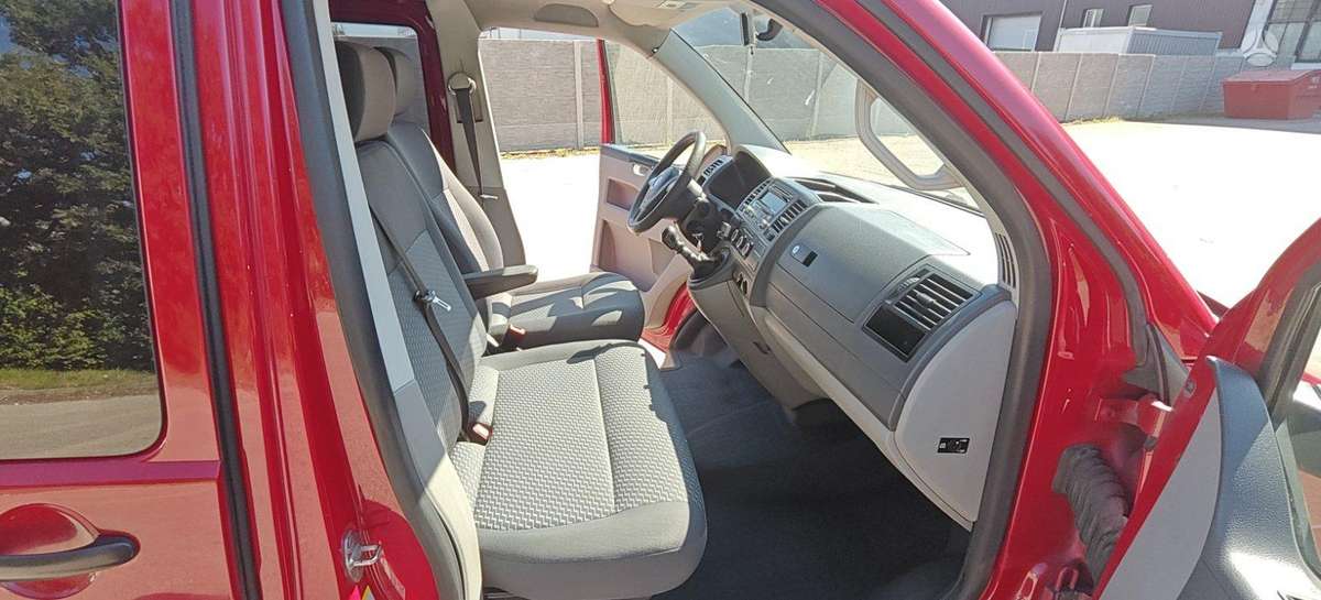 Volkswagen Transporter 2010 — photo 10