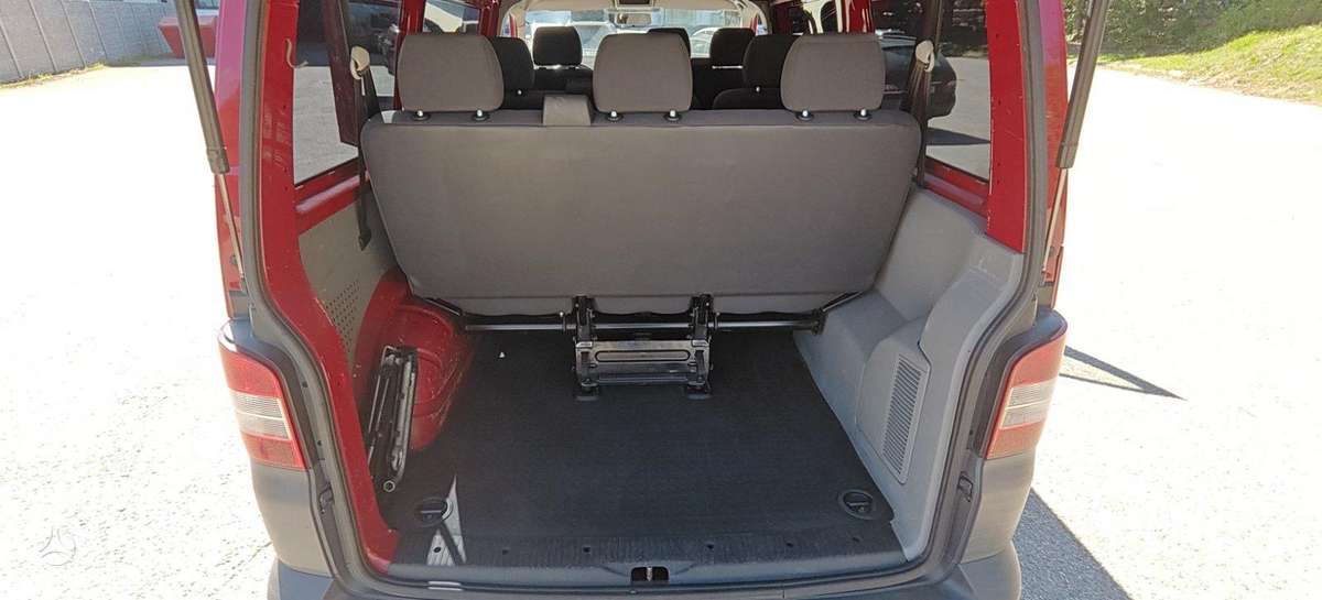 Volkswagen Transporter 2010 — photo 13