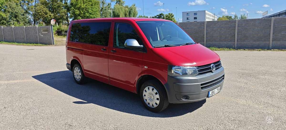 Volkswagen Transporter 2010 — rear view