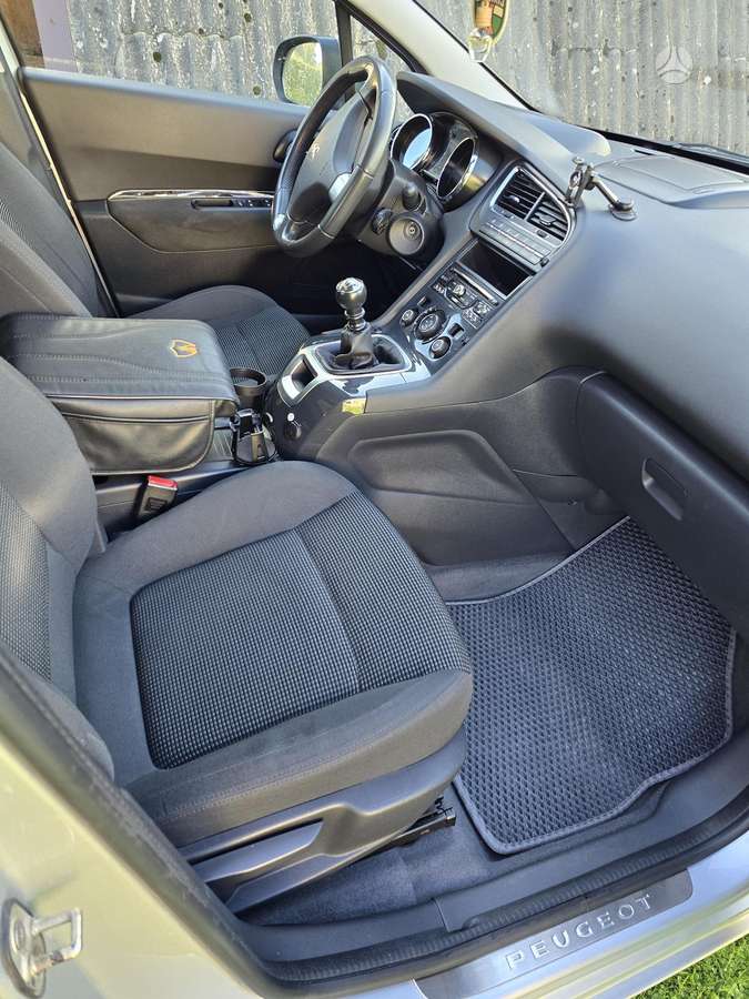 Peugeot 5008 2015 — photo 11