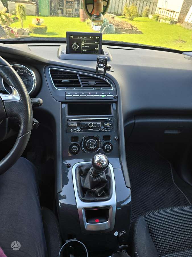 Peugeot 5008 2015 — photo 12