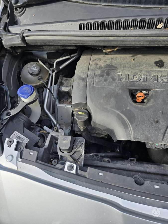 Peugeot 5008 2015 — photo 16