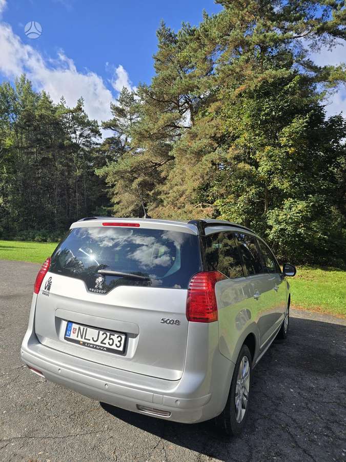 Peugeot 5008 2015 — engine 1997 cm³, 150 HP (110kW)