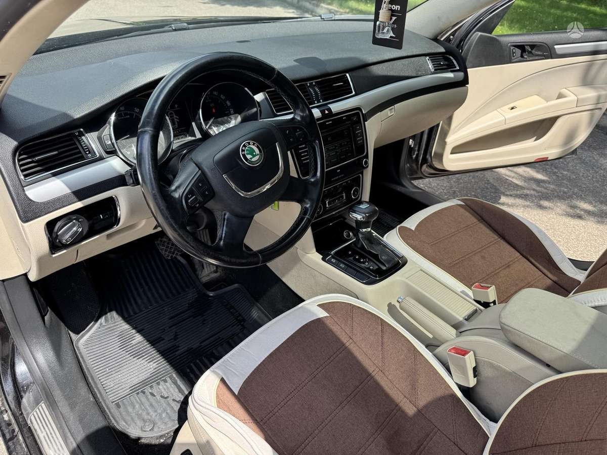 Skoda Superb 2010 — photo 10