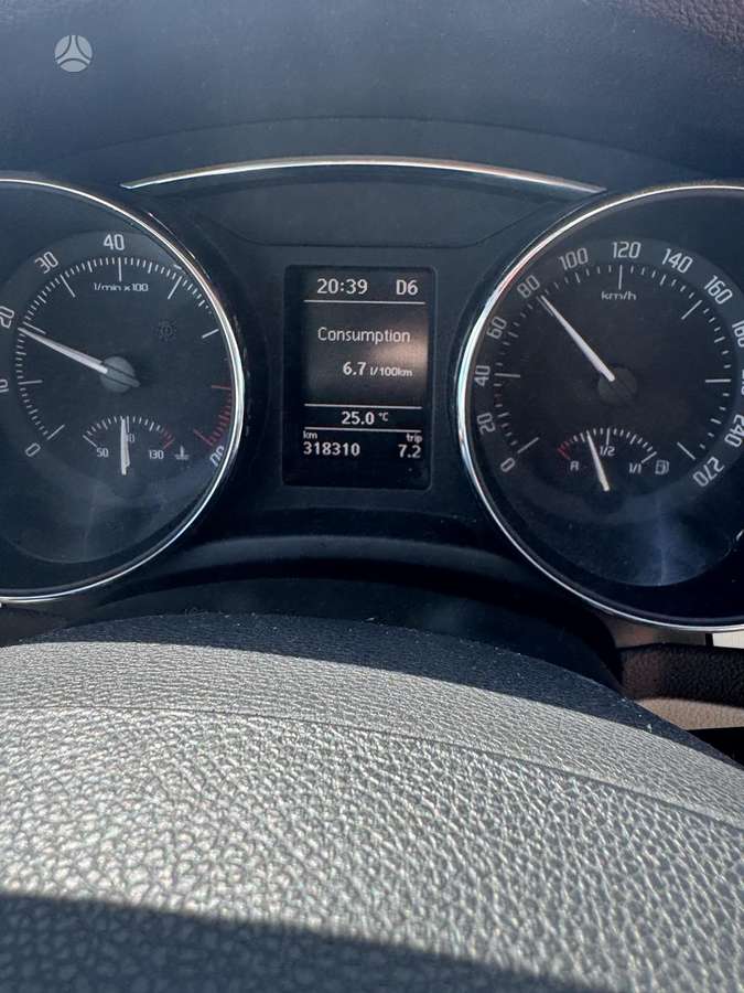 Skoda Superb 2010 — photo 11