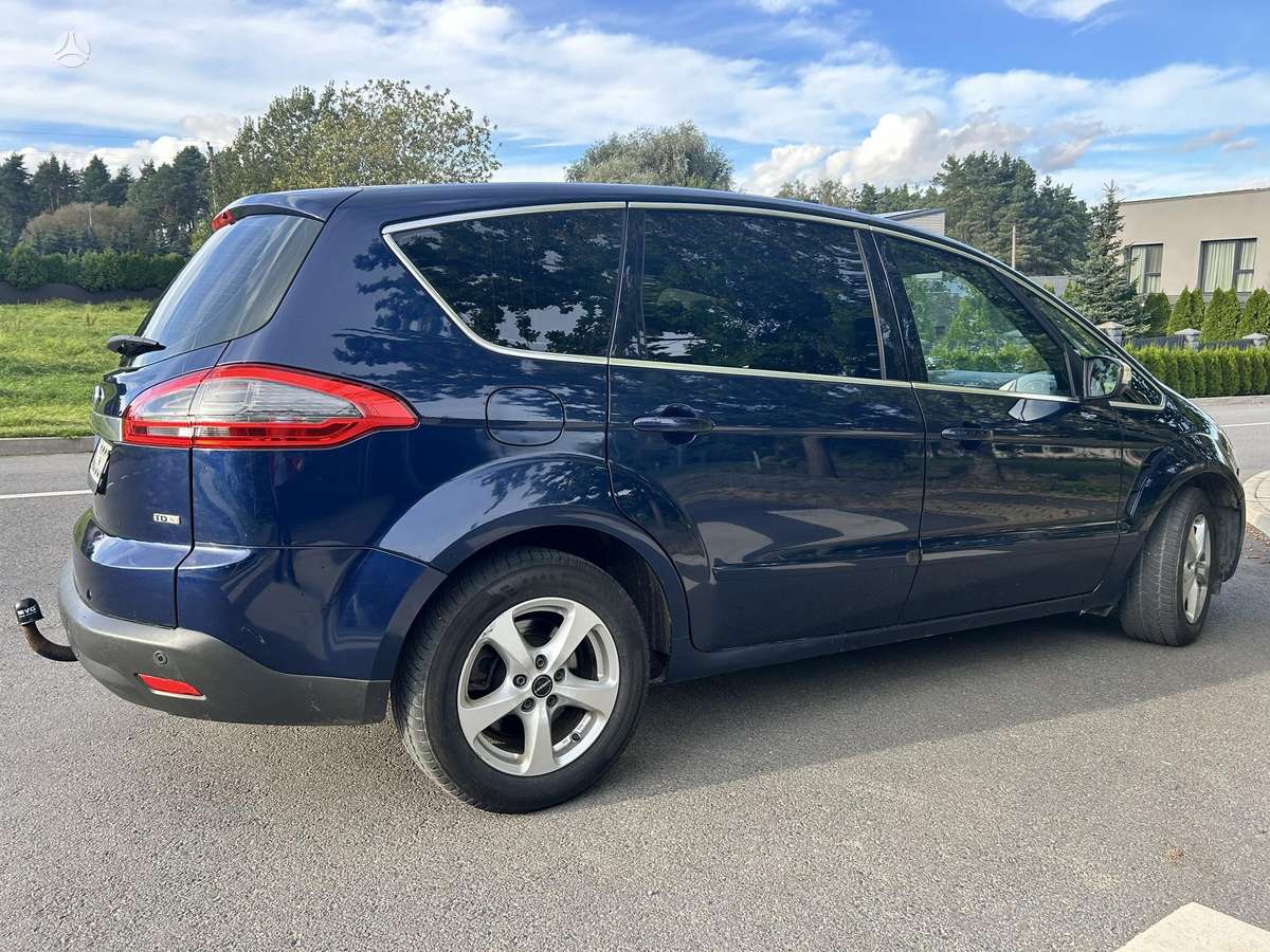 Ford S-MAX 2010 — салон
