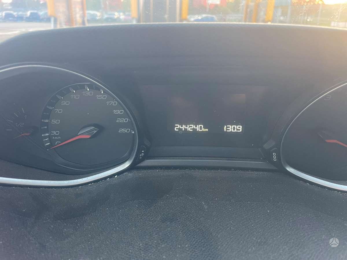 Peugeot 308 2014 — photo 10